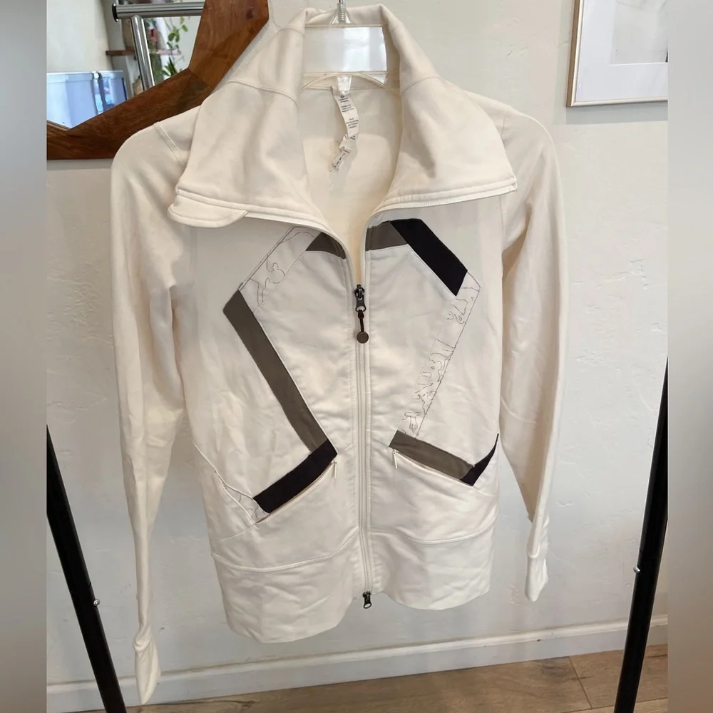 Lululemon cream stride jacket size 4 - Picture 9 of 15